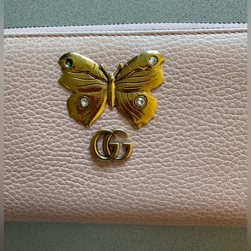 Gucci Farfalla Blush Pink Leather Zip Wallet with Gold Butterfly - Picture 2 of 9